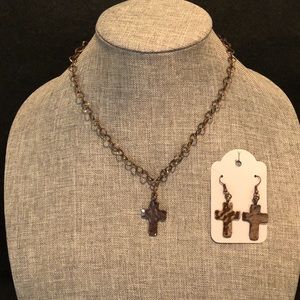 Copper hammered cross necklace with matching pierced earrings! 19” in length.